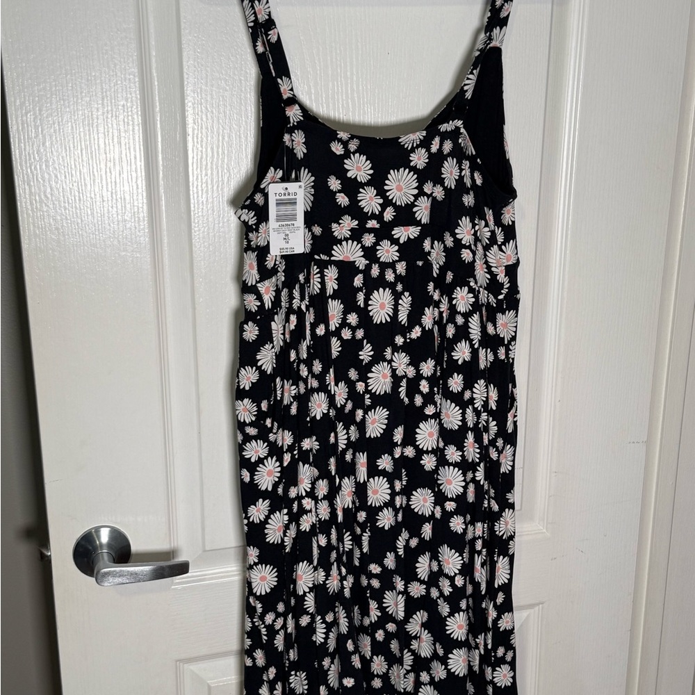 torrid Black Midi Dress with White Daisy Print - Picture 8 of 10